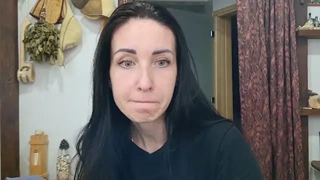 Poorlamb911 online show from April 1, 2026, 6:49 pm