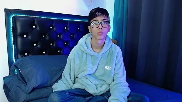 Snapshot of gabriel_x18 chatting on February 13, 2026, 10:50 pm gabriel x18 online show from February 13, 2026, 10:50 pm