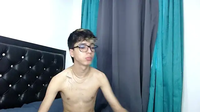 Snapshot of gabriel_x18 chatting on February 20, 2026, 9:15 pm gabriel x18 online show from February 20, 2026, 9:15 pm