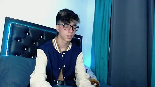 gabriel x18 online show from April 3, 2026, 4:32 am