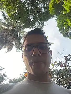 Snapshot of Gael_Velaryx chatting on February 14, 2026, 9:55 pm Gael Velaryx online show from February 14, 2026, 9:55 pm