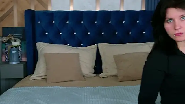 Snapshot of Milana_Bold chatting on March 2, 2026, 8:37 pm Milana Bold online show from March 2, 2026, 8:37 pm