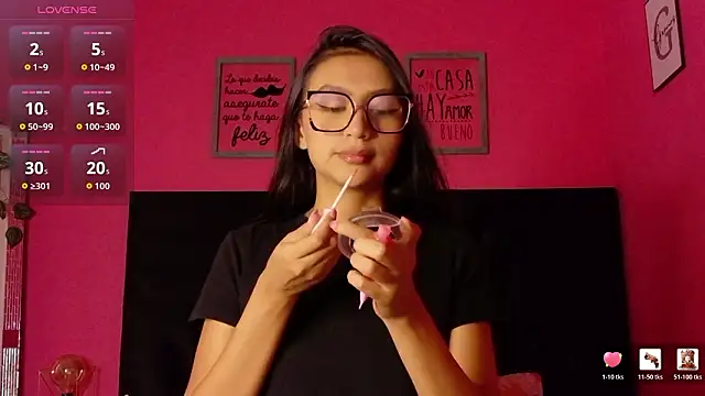 Snapshot of ThinPrincesss chatting on March 3, 2026, 12:55 pm ThinPrincesss online show from March 3, 2026, 12:55 pm