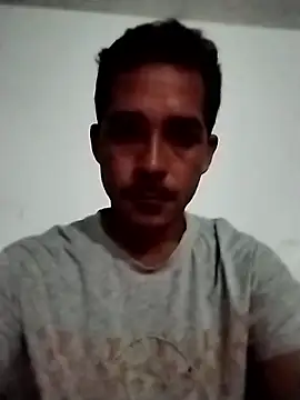 Snapshot of Santiago_vnz chatting on February 7, 2026, 7:56 am Santiago vnz online show from February 7, 2026, 7:56 am