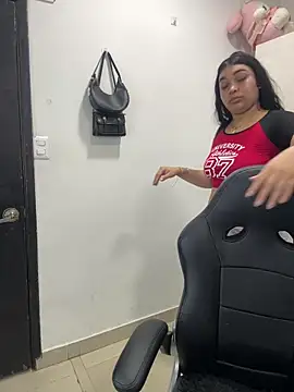 Snapshot of big_booty_girl chatting on March 1, 2026, 12:01 am big booty girl online show from March 1, 2026, 12:01 am