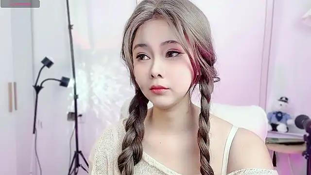 Snapshot of Memeli0 chatting on February 9, 2026, 9:52 pm Memeli0 online show from February 9, 2026, 9:52 pm