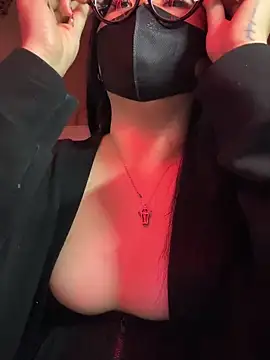 HaleyKin online show from March 10, 2026, 4:23 pm