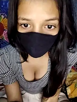 Snapshot of Naina-hott chatting on February 16, 2026, 7:32 pm Naina-hott online show from February 16, 2026, 7:32 pm