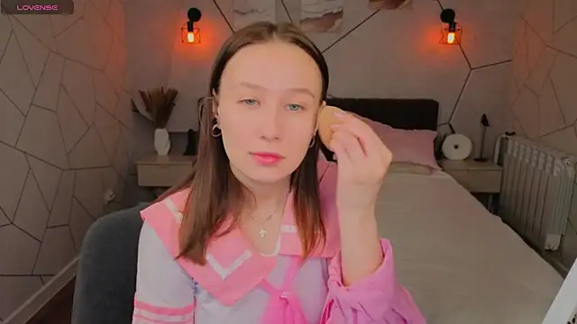  Kiki angel  online show from April 14, 2026, 1:22 am