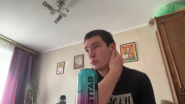 MoonlightVera online show from March 20, 2026, 12:43 pm