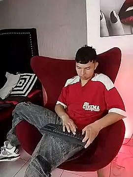 Snapshot of Liam_Sean chatting on February 27, 2026, 12:27 pm Liam Sean online show from February 27, 2026, 12:27 pm