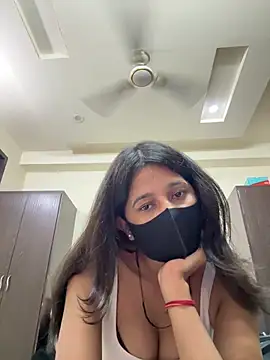 raavigirl online show from March 27, 2026, 6:40 pm