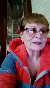 SophieBurns online show from April 17, 2026, 11:02 am