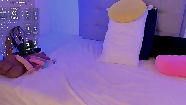 Snapshot of Ally_muun chatting on February 19, 2026, 4:58 pm Ally muun online show from February 19, 2026, 4:58 pm