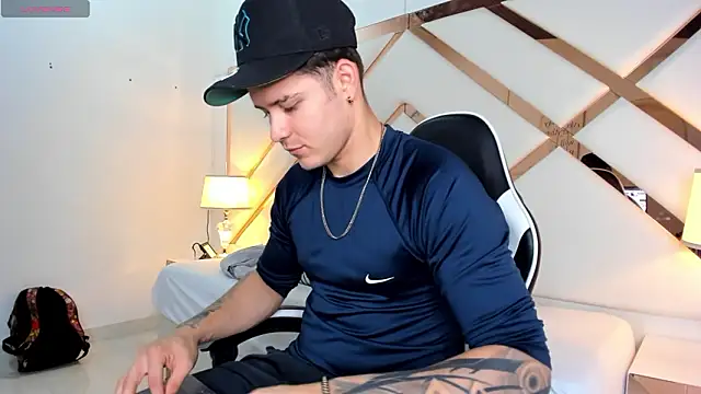 rayan linxx online show from February 19, 2026, 6:59 pm