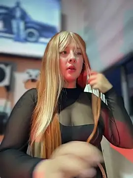 CharlotteUwU  online show from February 9, 2026, 11:31 pm