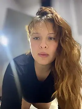 CharlotteUwU  online show from February 11, 2026, 2:49 am