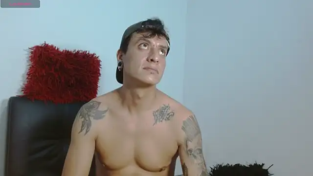 Snapshot of SkinnyDevil12 chatting on February 15, 2026, 7:51 am SkinnyDevil12 online show from February 15, 2026, 7:51 am