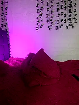 Keyla-moon online show from April 8, 2026, 2:44 am