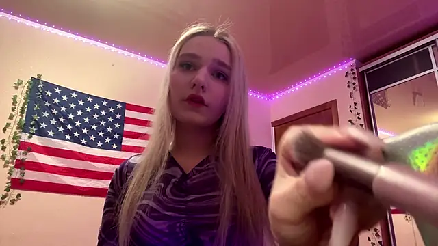 MiaBerlateen online show from February 26, 2026, 6:29 pm