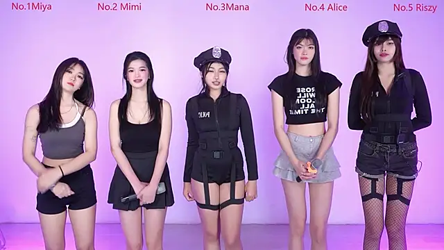 Snapshot of Velvet-girl chatting on February 9, 2026, 10:19 am Velvet-girl online show from February 9, 2026, 10:19 am