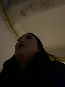 Snapshot of Amber_Sinn chatting on May 12, 2026, 1:03 am Amber Sinn online show from May 12, 2026, 1:03 am