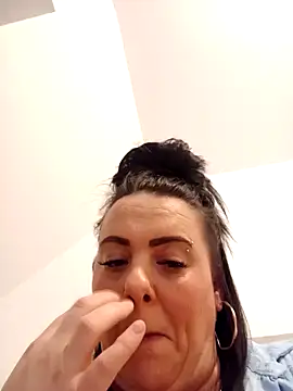 Snapshot of louisa36 chatting on February 15, 2026, 10:50 pm louisa36 online show from February 15, 2026, 10:50 pm