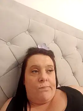 Snapshot of louisa36 chatting on March 2, 2026, 10:38 pm louisa36 online show from March 2, 2026, 10:38 pm