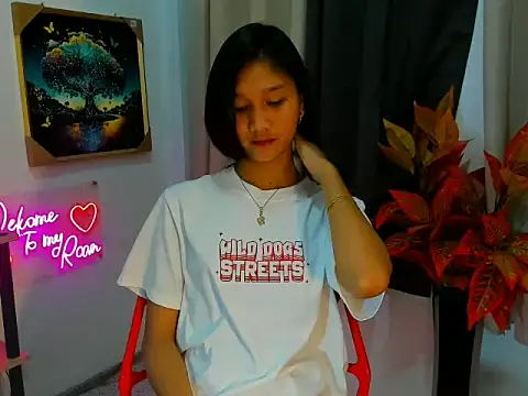 littlemikay online show from February 17, 2026, 6:10 am