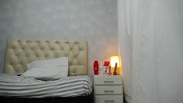 Snapshot of angelica_rober chatting on March 2, 2026, 11:28 am angelica rober online show from March 2, 2026, 11:28 am