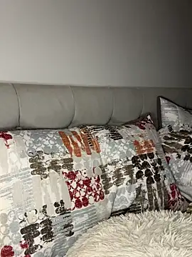 RachelWeisz  online show from March 24, 2026, 11:15 am