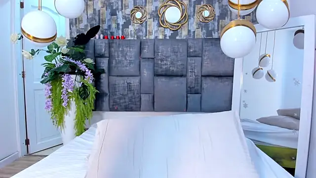 Snapshot of MiiaTauro chatting on February 27, 2026, 8:31 pm MiiaTauro online show from February 27, 2026, 8:31 pm