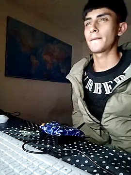 Snapshot of DarwinSexx777 chatting on March 28, 2026, 4:01 am DarwinSexx777 online show from March 28, 2026, 4:01 am