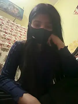 Cutedesigirl online show from February 8, 2026, 4:32 pm