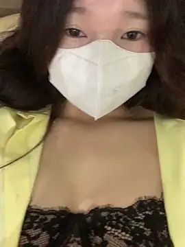 Rin-yiyi online show from February 27, 2026, 3:17 am