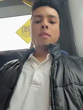 Snapshot of Eros_lee chatting on February 17, 2026, 5:30 pm Eros lee online show from February 17, 2026, 5:30 pm