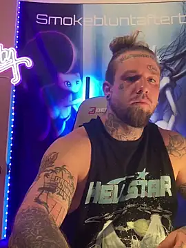 Snapshot of Smokebluntafterblunt chatting on February 20, 2026, 12:16 pm Smokebluntafterblunt online show from February 20, 2026, 12:16 pm