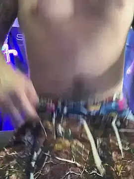 Smokebluntafterblunt online show from April 18, 2026, 3:21 am