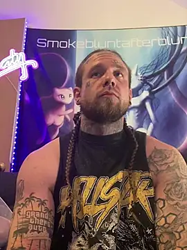 Snapshot of Smokebluntafterblunt chatting on April 19, 2026, 2:00 am Smokebluntafterblunt online show from April 19, 2026, 2:00 am