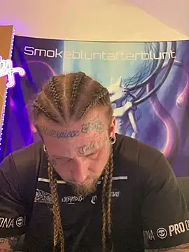 Snapshot of Smokebluntafterblunt chatting on April 20, 2026, 2:14 am Smokebluntafterblunt online show from April 20, 2026, 2:14 am
