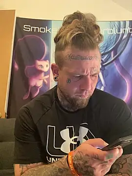 Snapshot of Smokebluntafterblunt chatting on May 3, 2026, 3:56 am Smokebluntafterblunt online show from May 3, 2026, 3:56 am