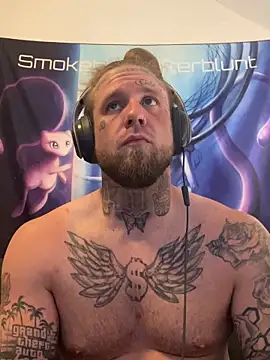 Snapshot of Smokebluntafterblunt chatting on May 19, 2026, 1:11 am Smokebluntafterblunt online show from May 19, 2026, 1:11 am
