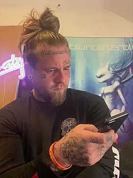 Snapshot of Smokebluntafterblunt chatting on May 22, 2026, 10:32 am Smokebluntafterblunt online show from May 22, 2026, 10:32 am