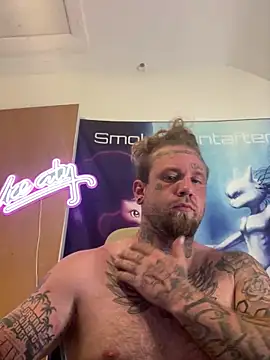 Snapshot of Smokebluntafterblunt chatting on May 28, 2026, 7:55 pm Smokebluntafterblunt online show from May 28, 2026, 7:55 pm
