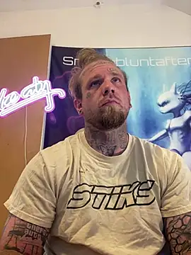 Snapshot of Smokebluntafterblunt chatting on May 29, 2026, 3:21 pm Smokebluntafterblunt online show from May 29, 2026, 3:21 pm