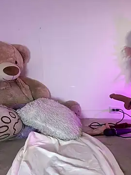 Snapshot of Kyliegolden chatting on February 18, 2026, 3:35 am Kyliegolden online show from February 18, 2026, 3:35 am