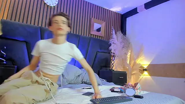 Snapshot of AngelDoll_1 chatting on February 9, 2026, 1:53 am AngelDoll 1 online show from February 9, 2026, 1:53 am