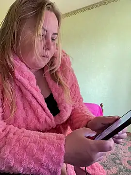 Mommy-girl-Lola online show from May 5, 2026, 8:44 am