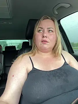 Mommy-girl-Lola online show from June 8, 2026, 11:10 am