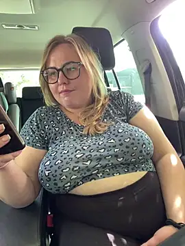 Mommy-girl-Lola online show from June 15, 2026, 11:34 am